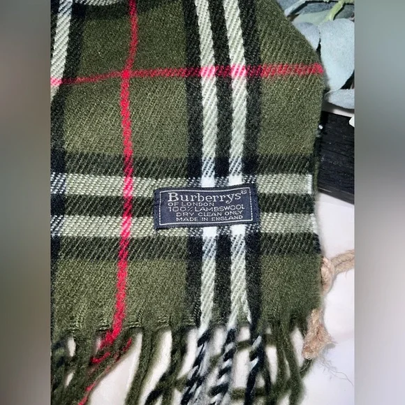 MINT Vintage Burberrys of London Lambswool Scarf Olive Green Nova Check - Picture 4 of 9